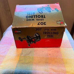 207 Level Wind Trolling Reel